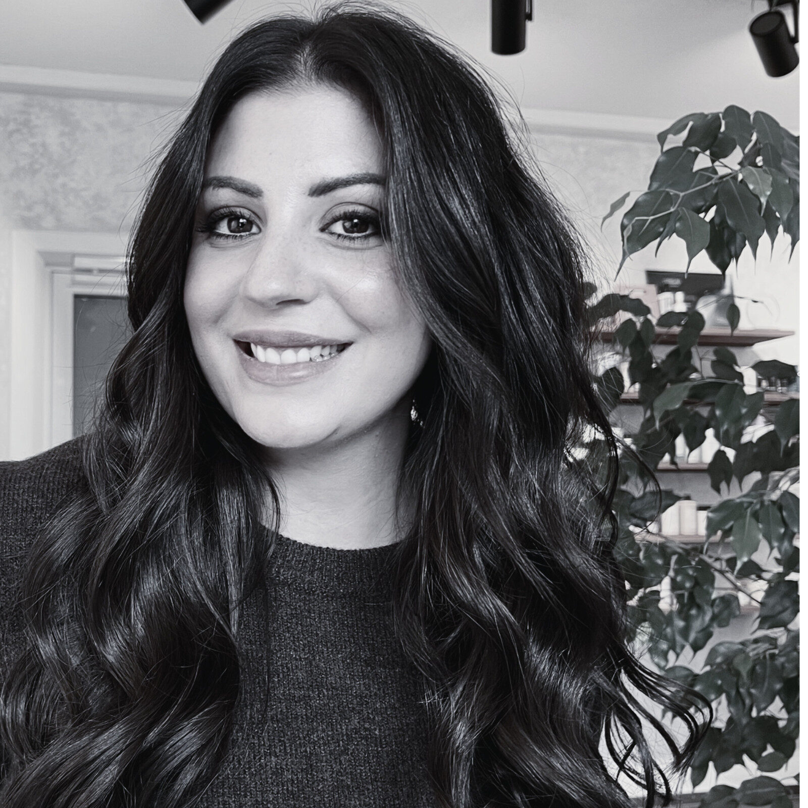 Frau Foto lange braune- haare